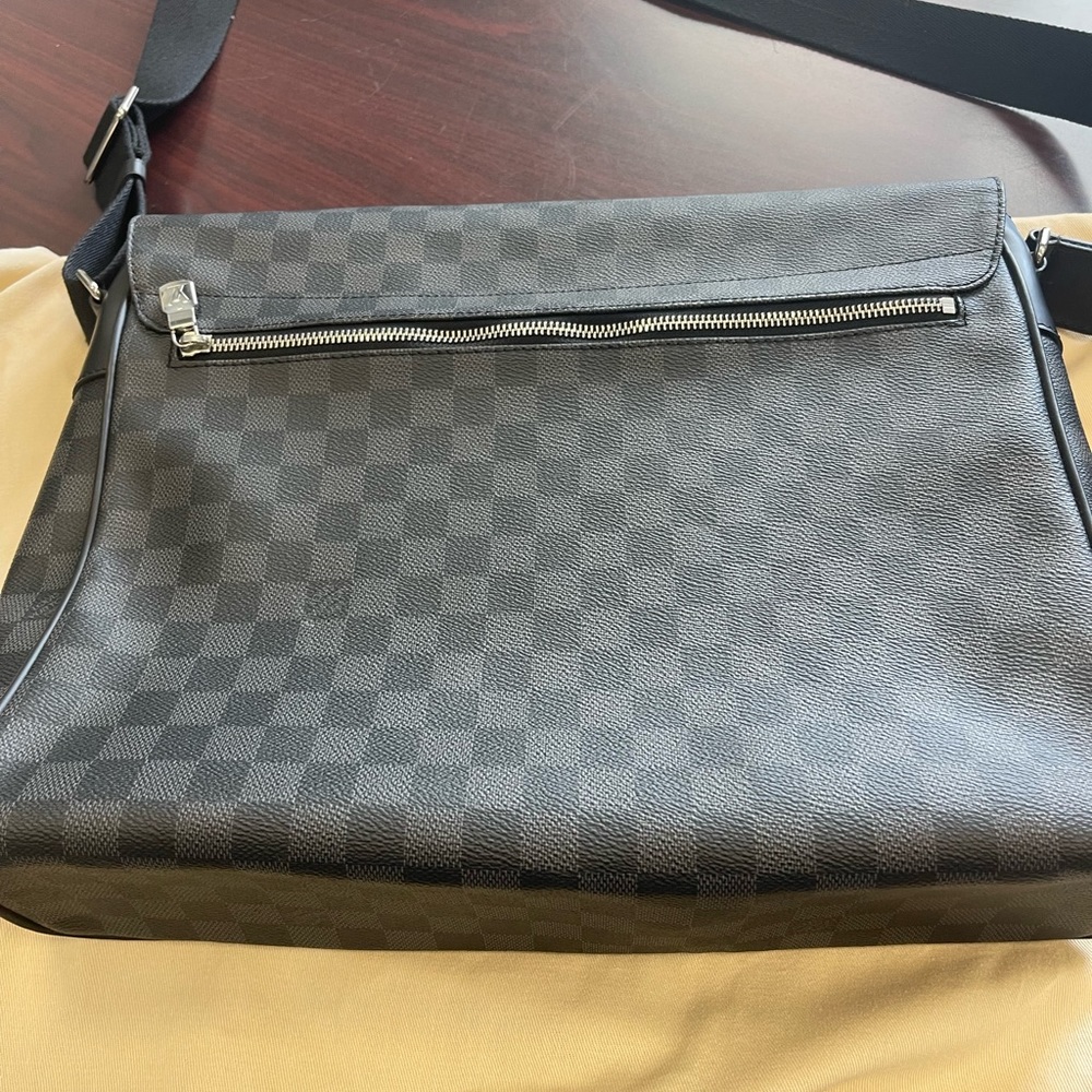 Brand new Louis Vuitton Men’s professional business bag